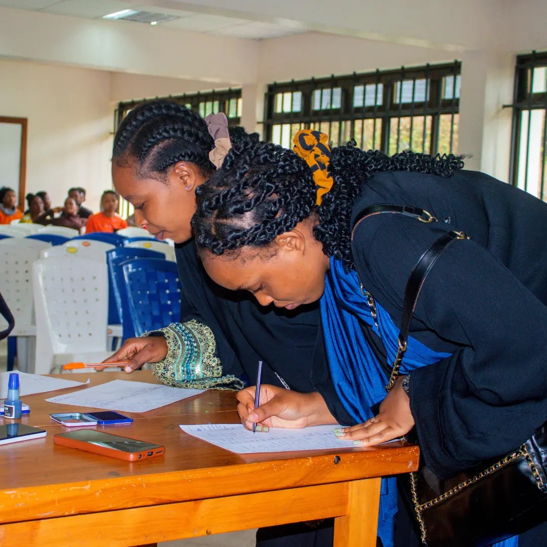 Staff working in an FPCT institution