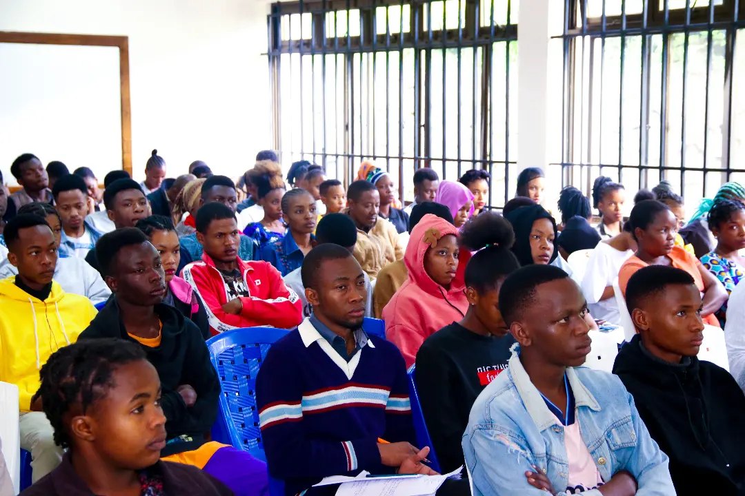 Attentive youth in seminar